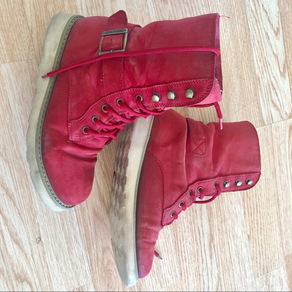 woman leather boots， size6